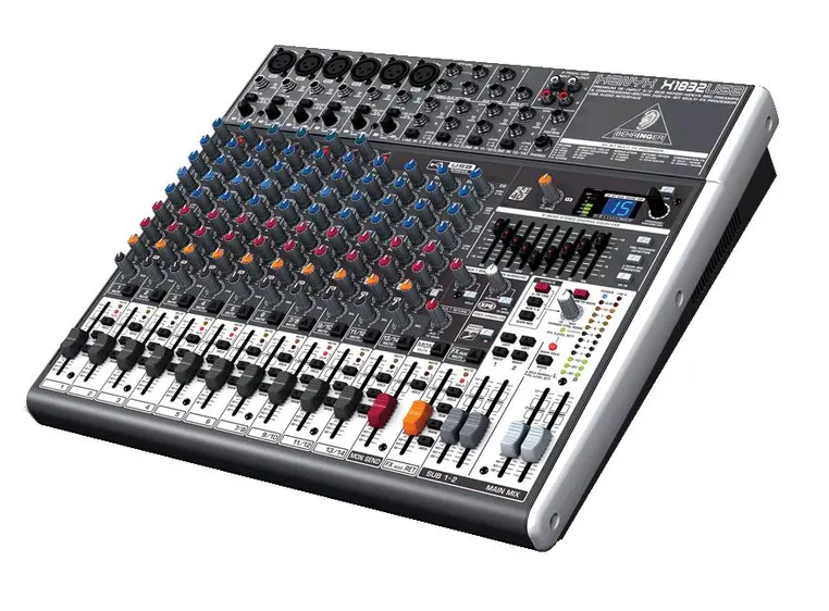 Behringer Xenyx X1832USB 